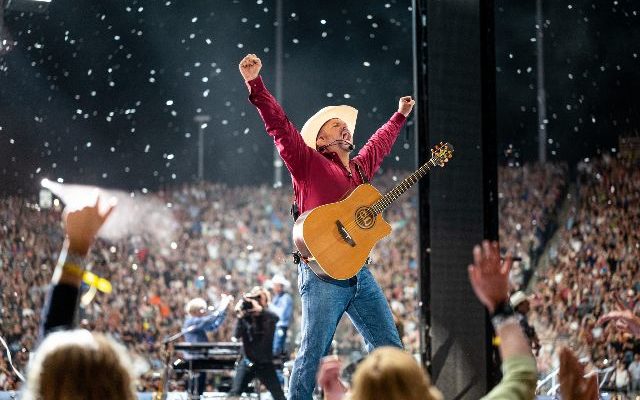 Garth Brooks sells out every show of his 2023 Las Vegas residency in just one day