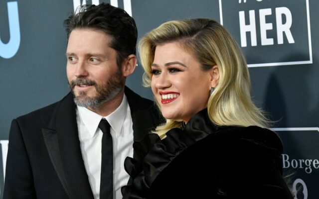 Kelly Clarkson Has to Pay Up